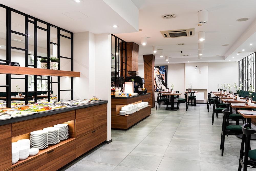 restaurant cafeteria