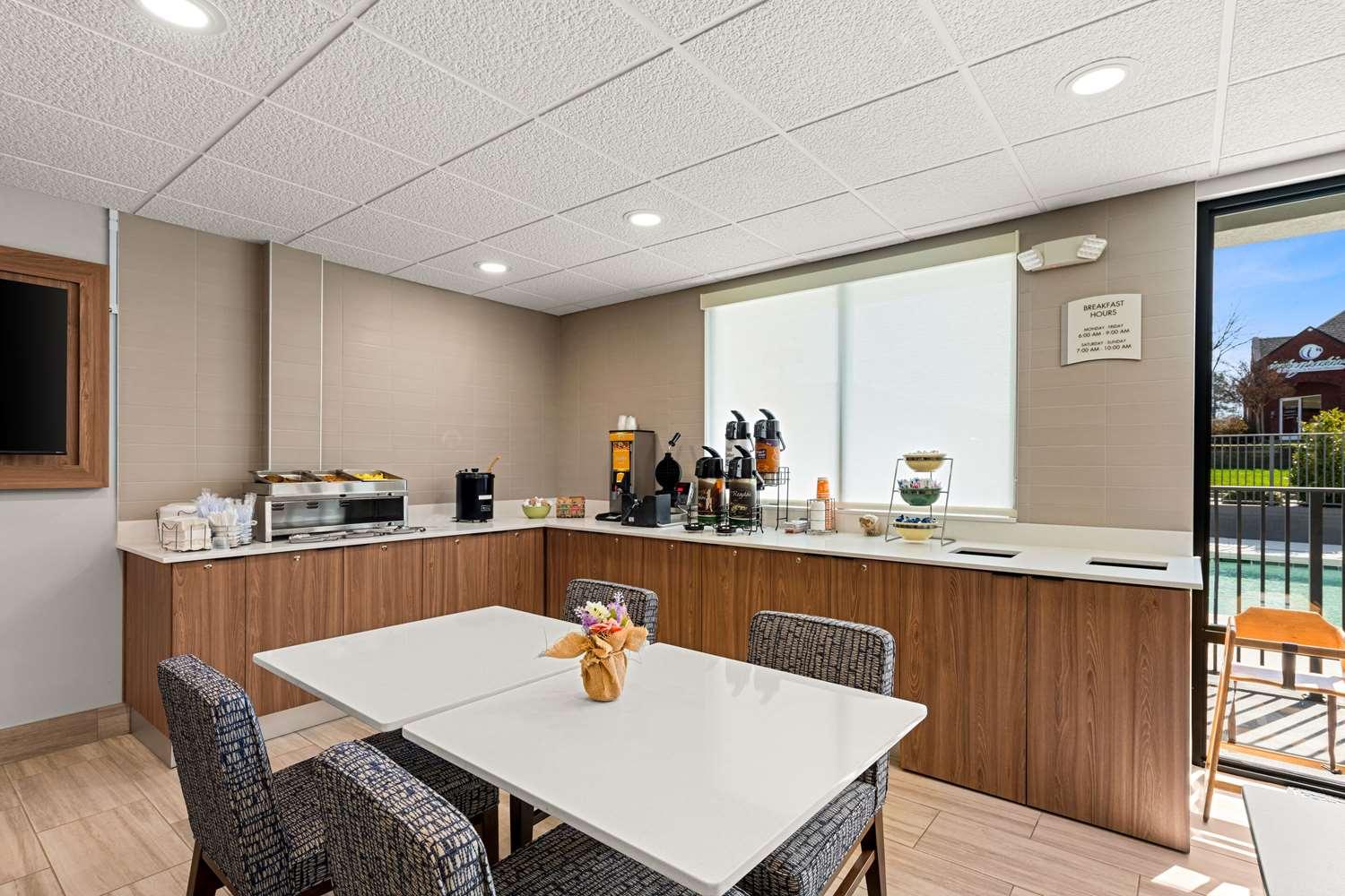restaurant cafeteria