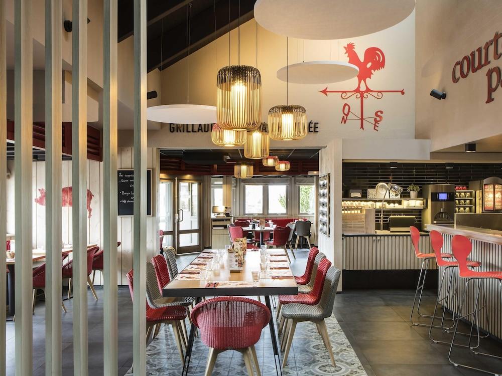 restaurant cafeteria