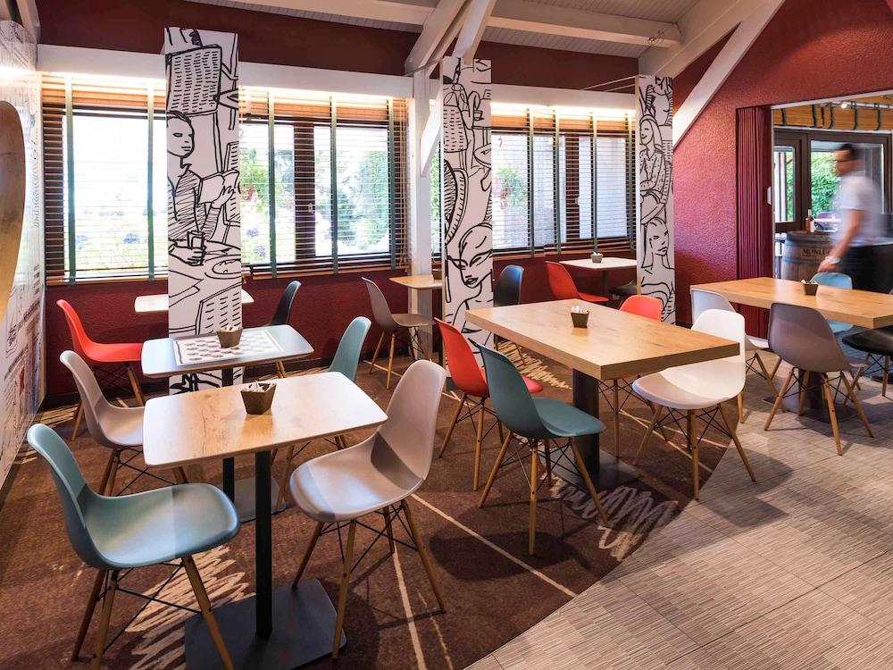 restaurant-cafeteria