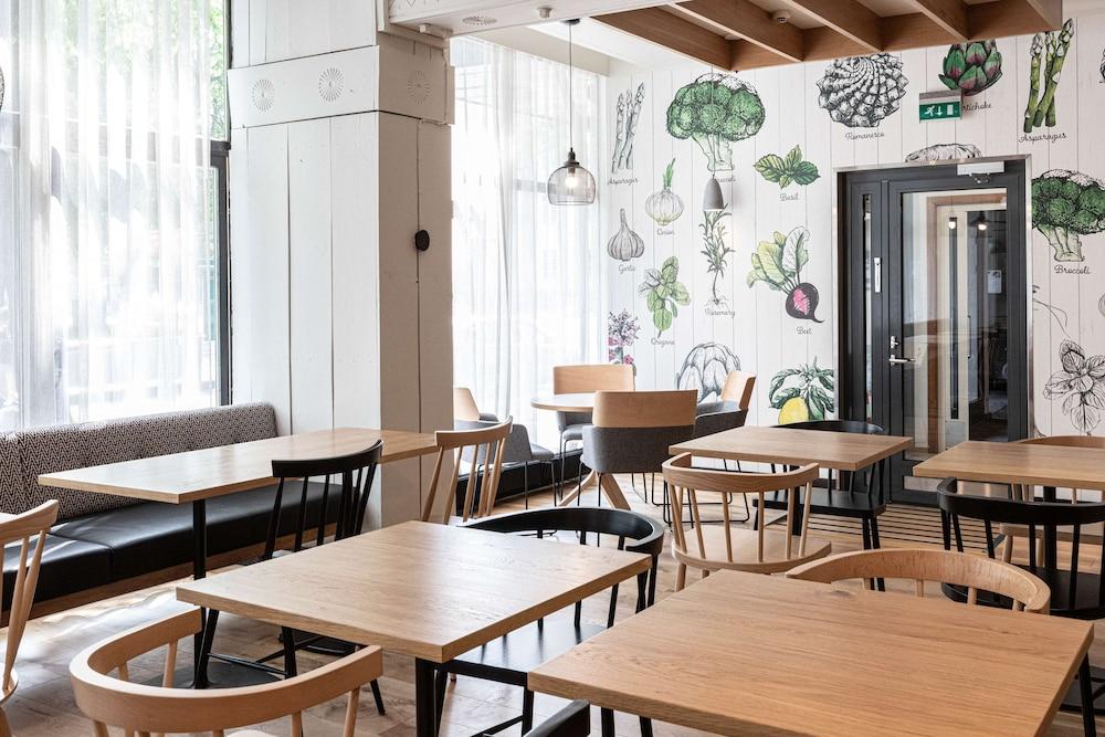 restaurant cafeteria