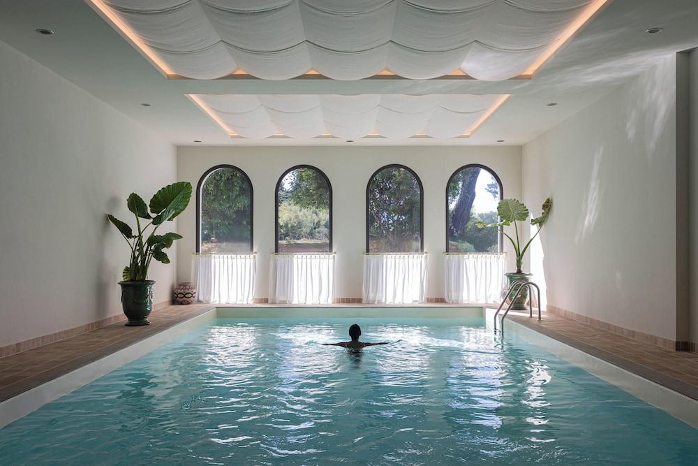 swimming pool spa