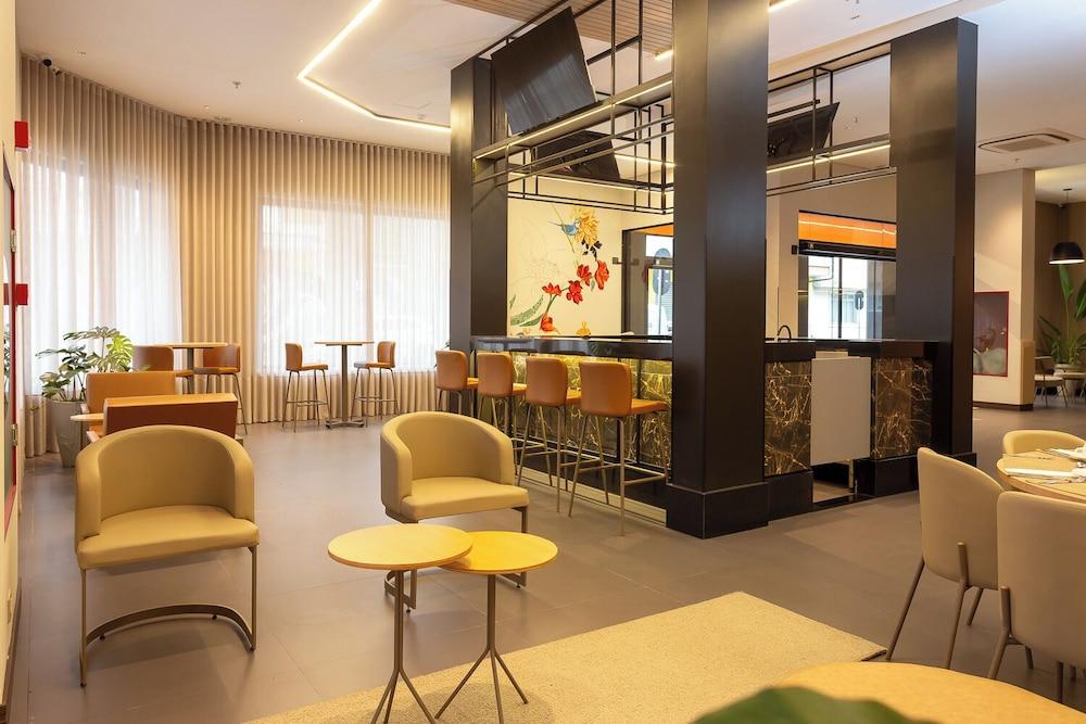 restaurant cafeteria