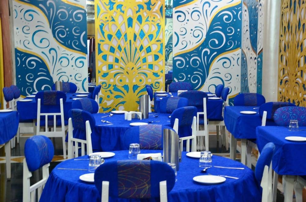 restaurant-cafeteria