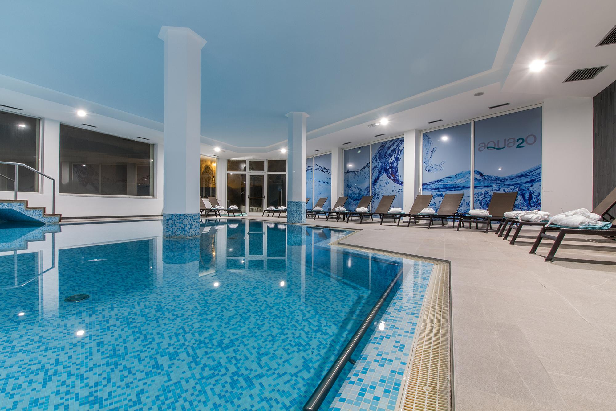 swimming pool spa