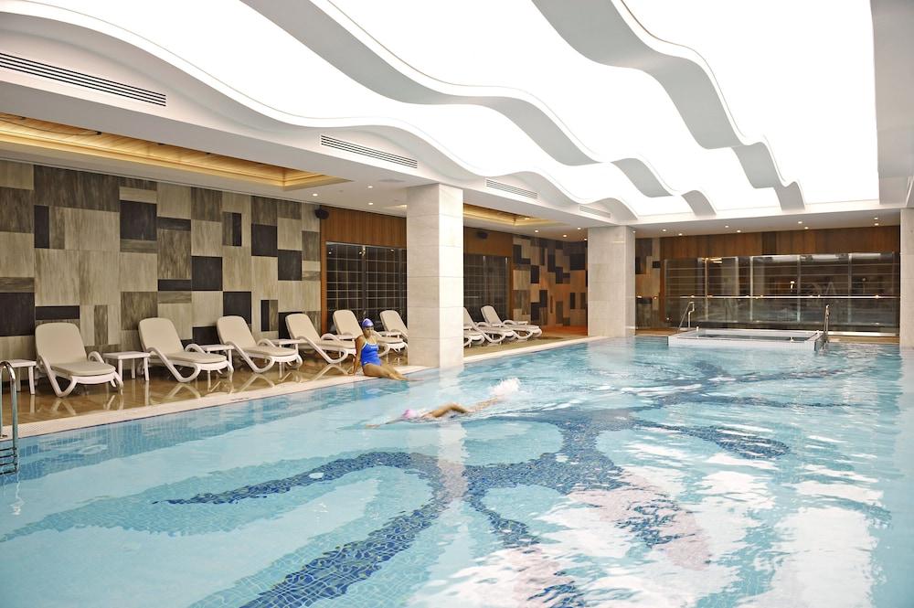 swimming pool spa