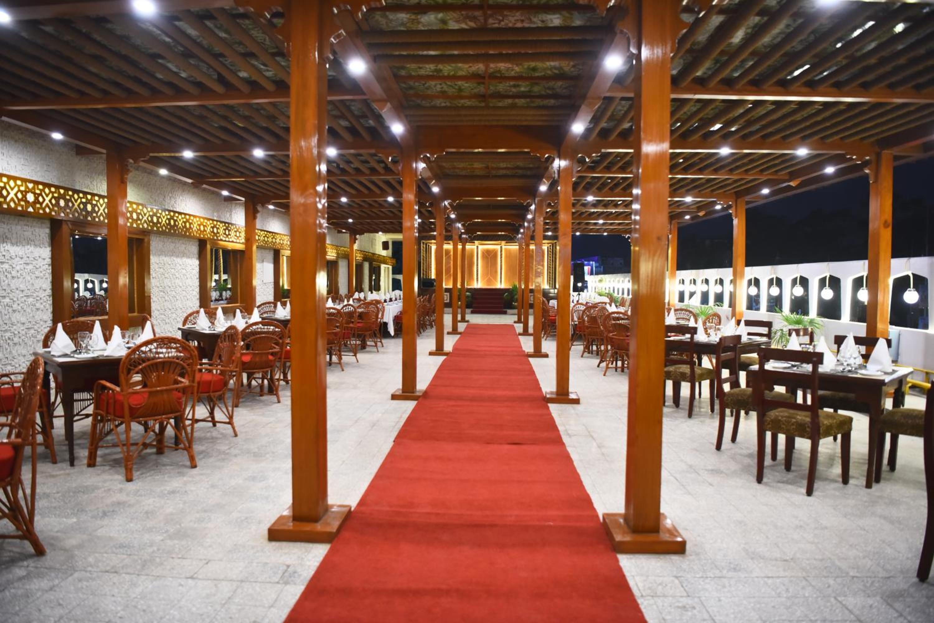 restaurant cafeteria