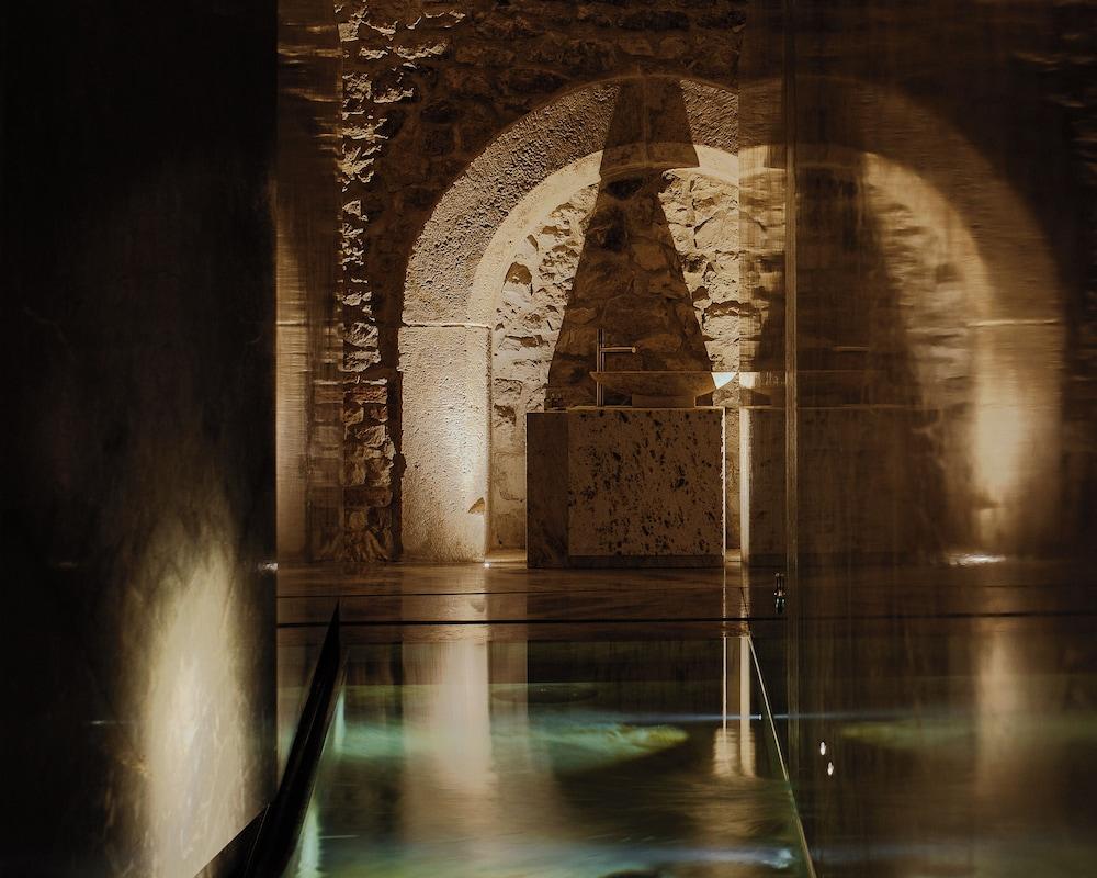 swimming pool spa