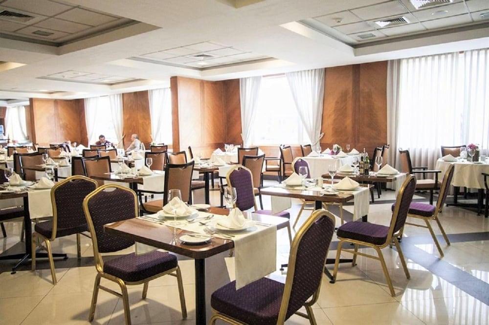 restaurant-cafeteria