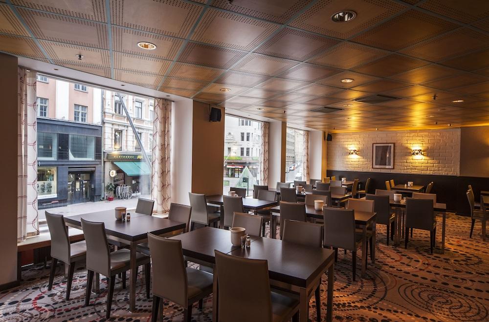 restaurant cafeteria