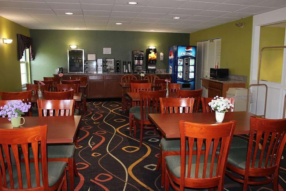 restaurant cafeteria