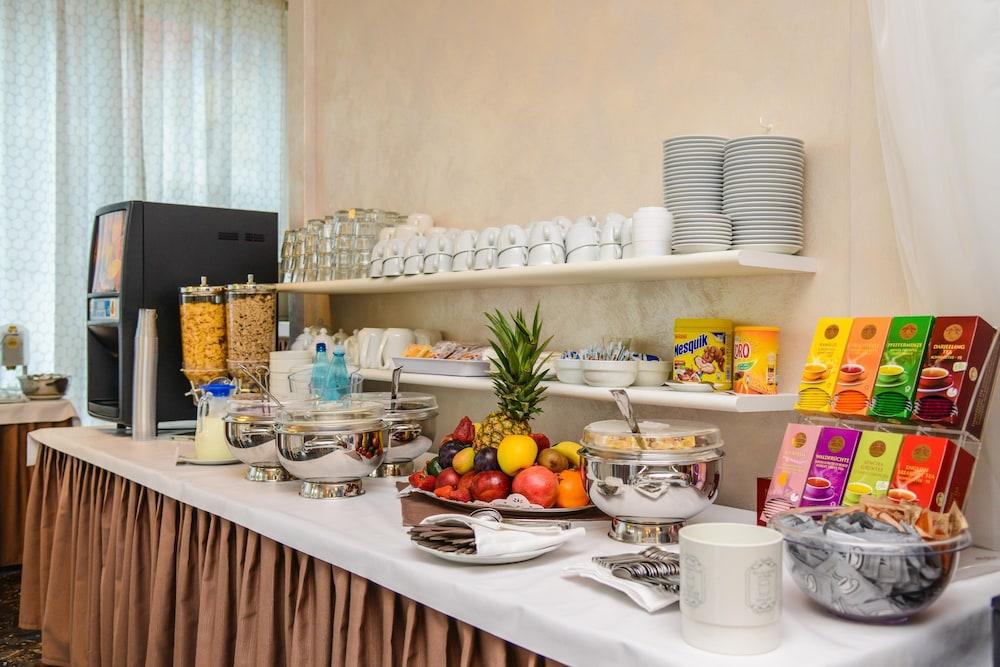 restaurant-cafeteria