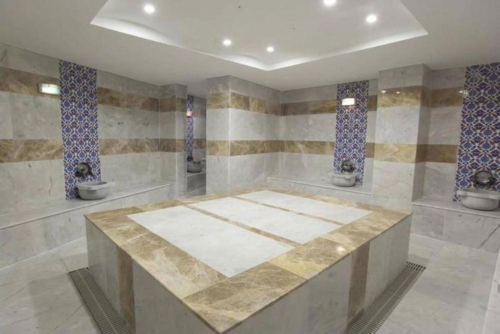 swimming pool spa