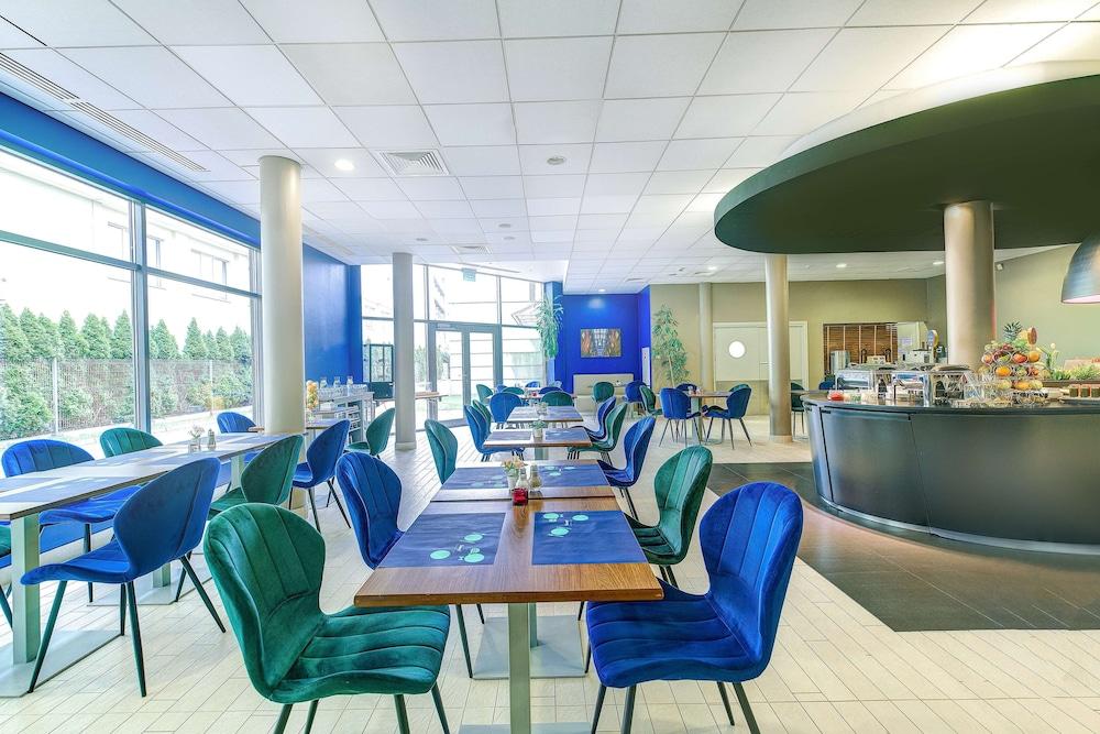 restaurant cafeteria
