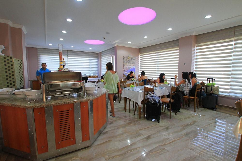 restaurant cafeteria