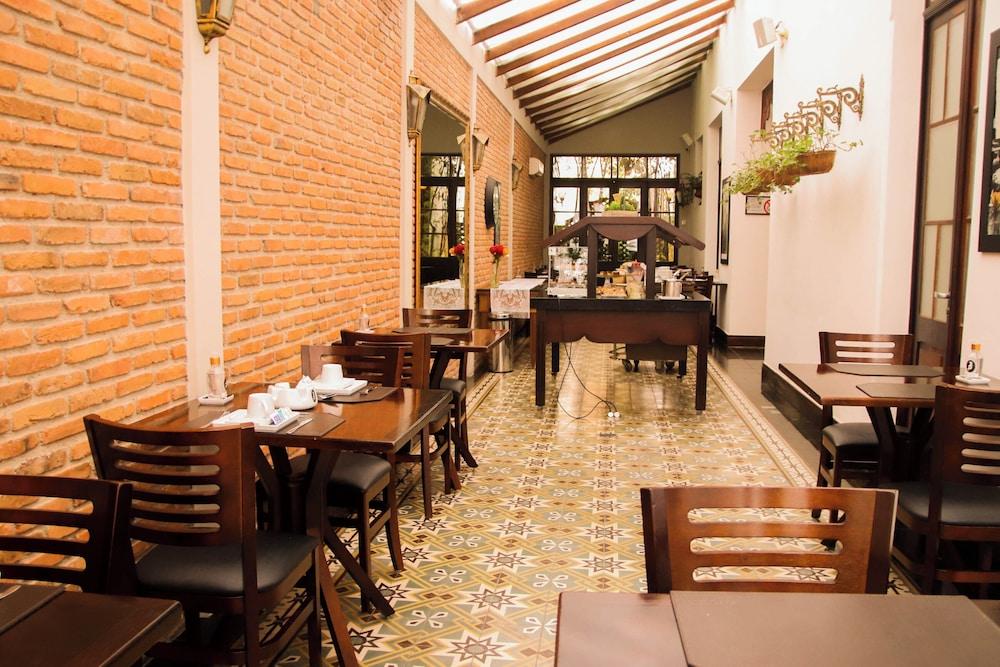 restaurant cafeteria
