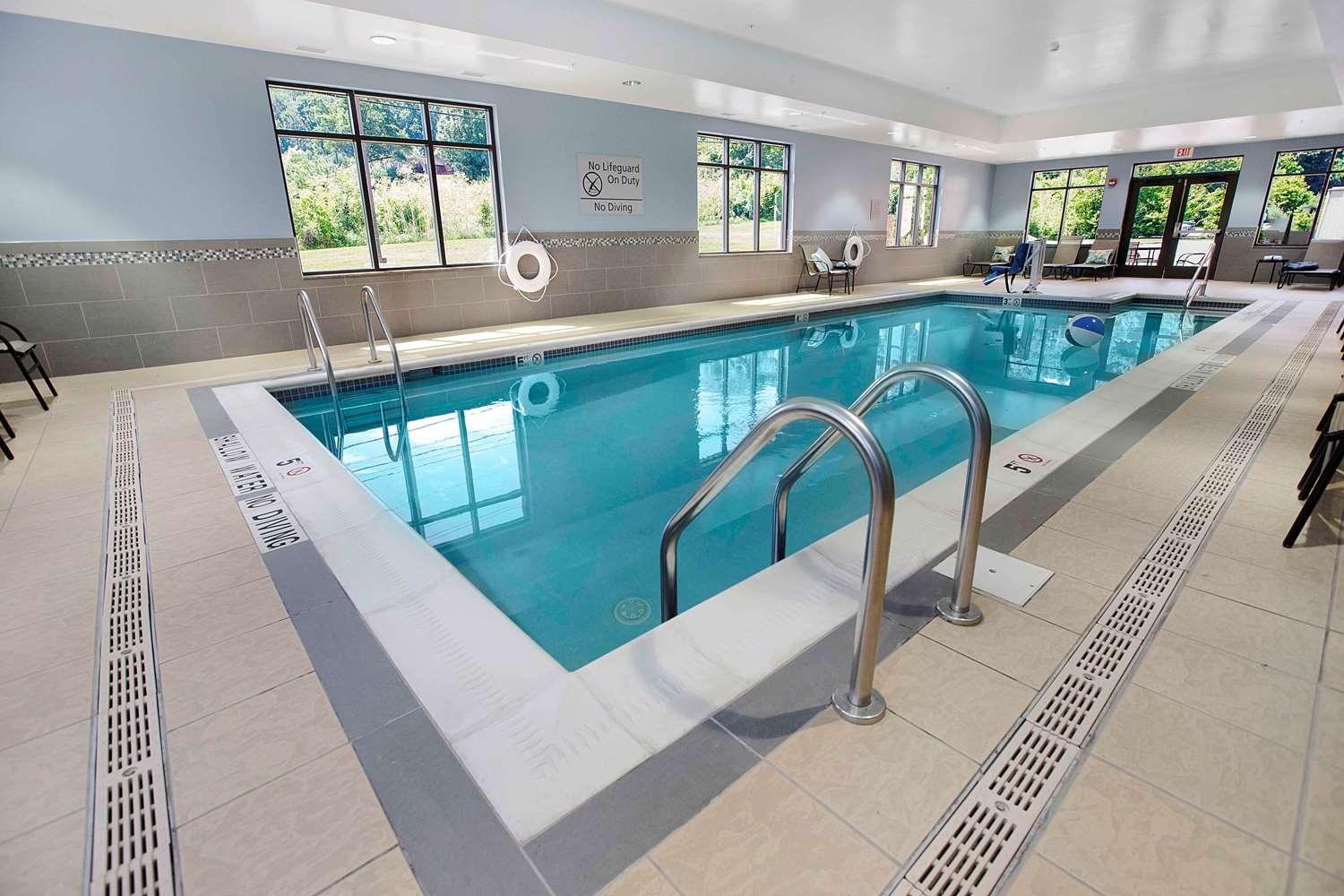 swimming pool spa