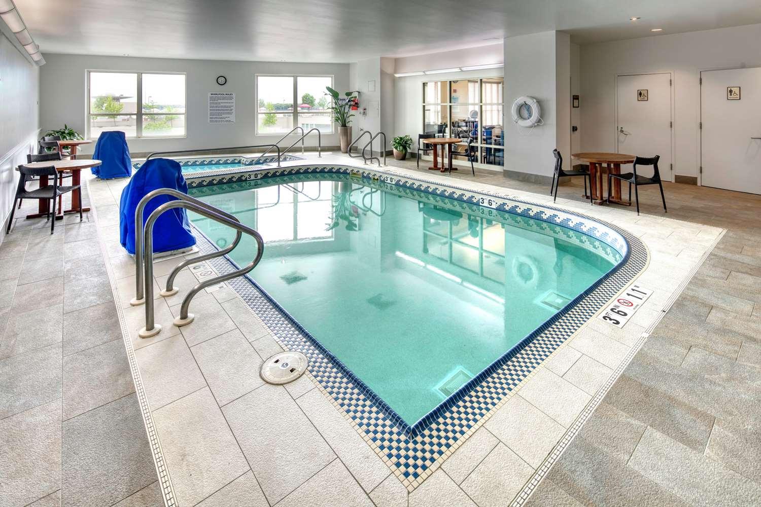 swimming pool spa