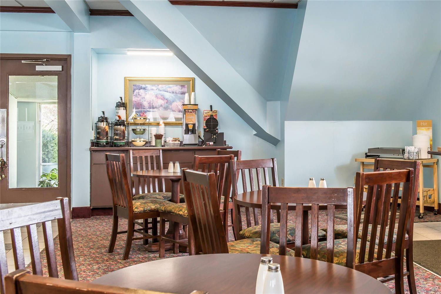 restaurant cafeteria