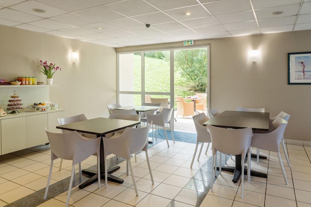 restaurant-cafeteria