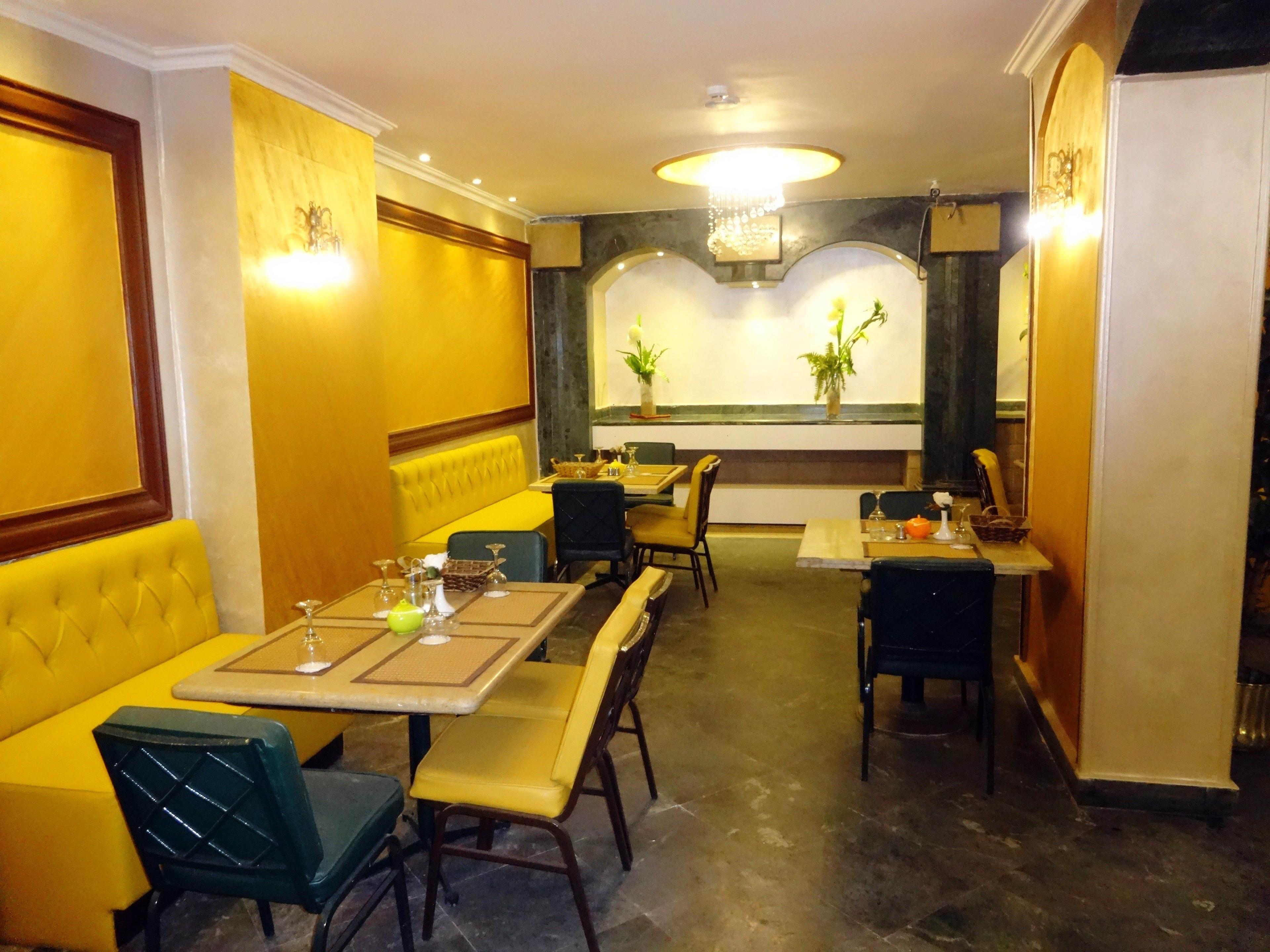 restaurant cafeteria