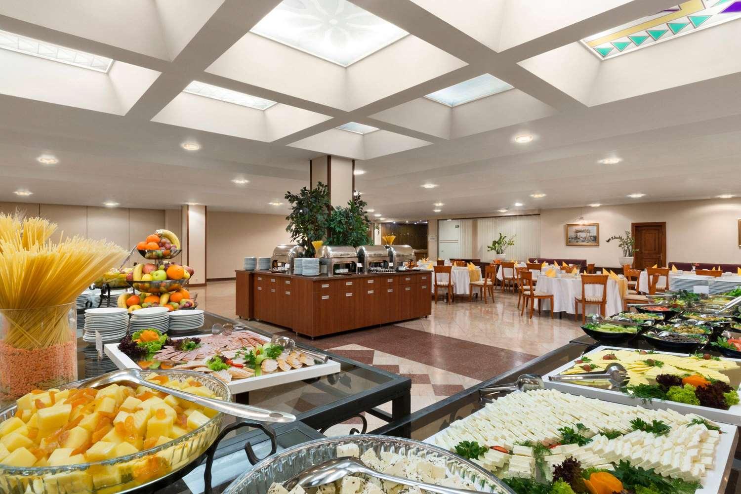 restaurant cafeteria