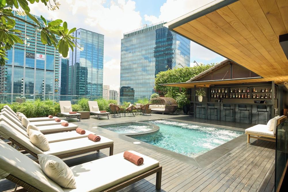 swimming pool spa