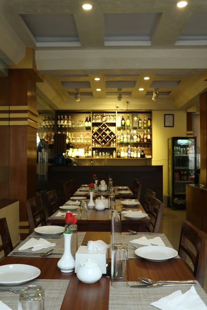 restaurant cafeteria