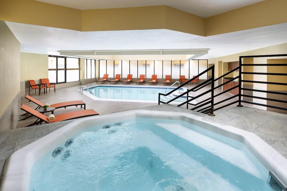 swimming pool spa