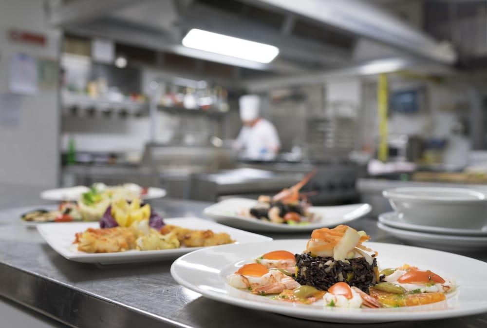 restaurant cafeteria