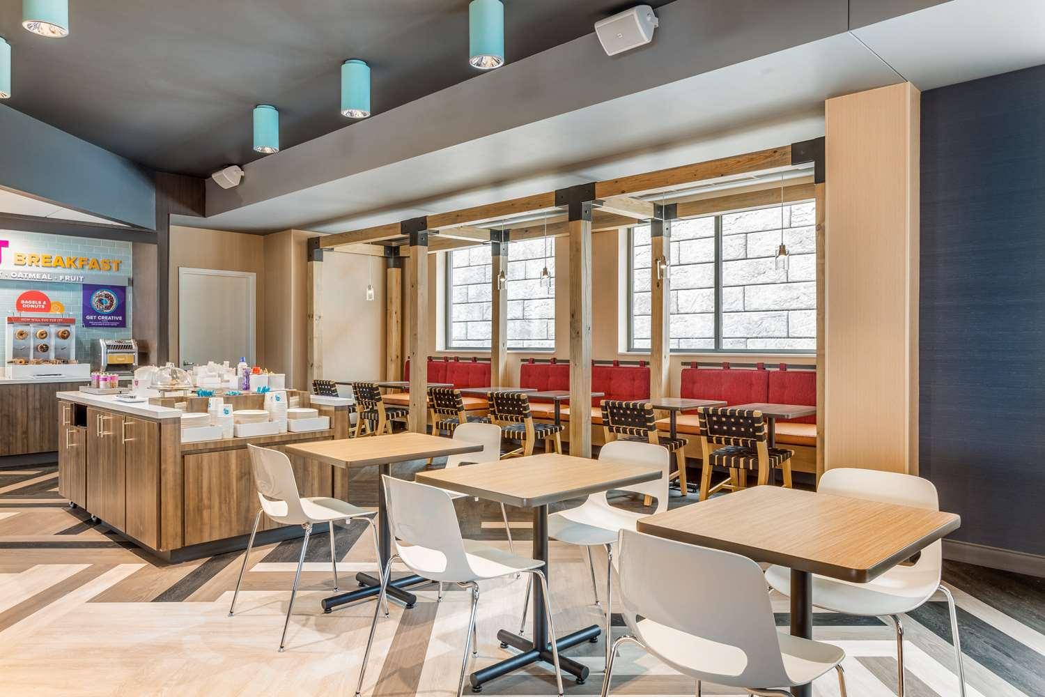 restaurant cafeteria