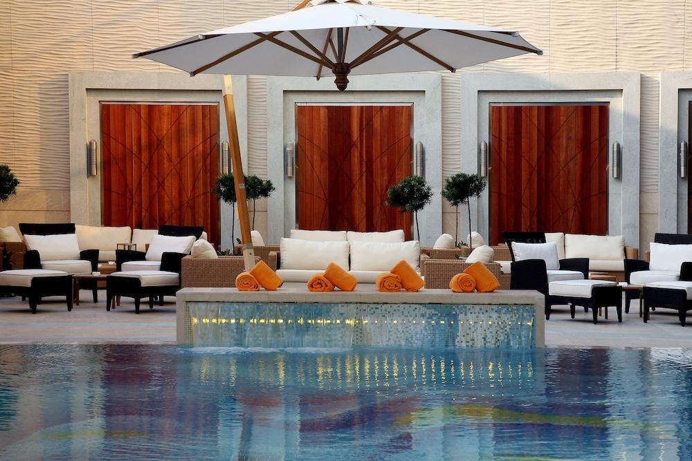 swimming pool spa