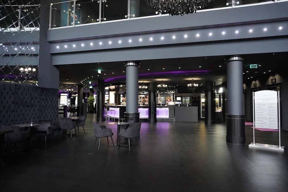 restaurant-cafeteria