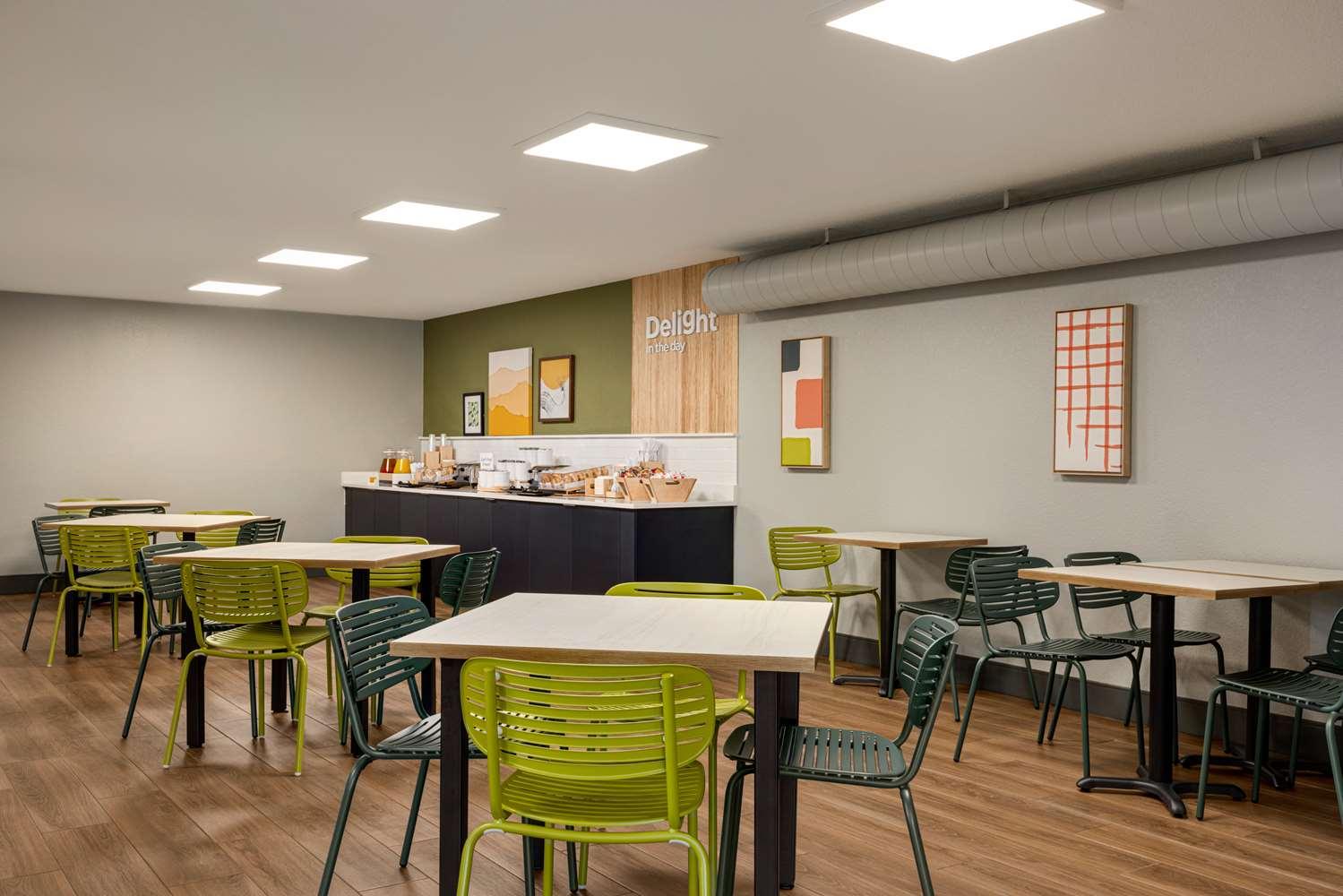 restaurant cafeteria