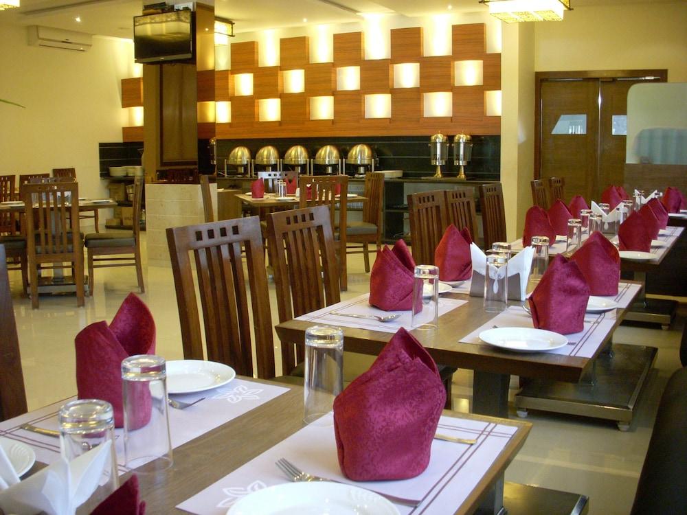 restaurant cafeteria
