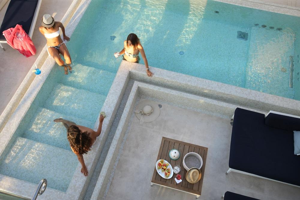 swimming pool spa