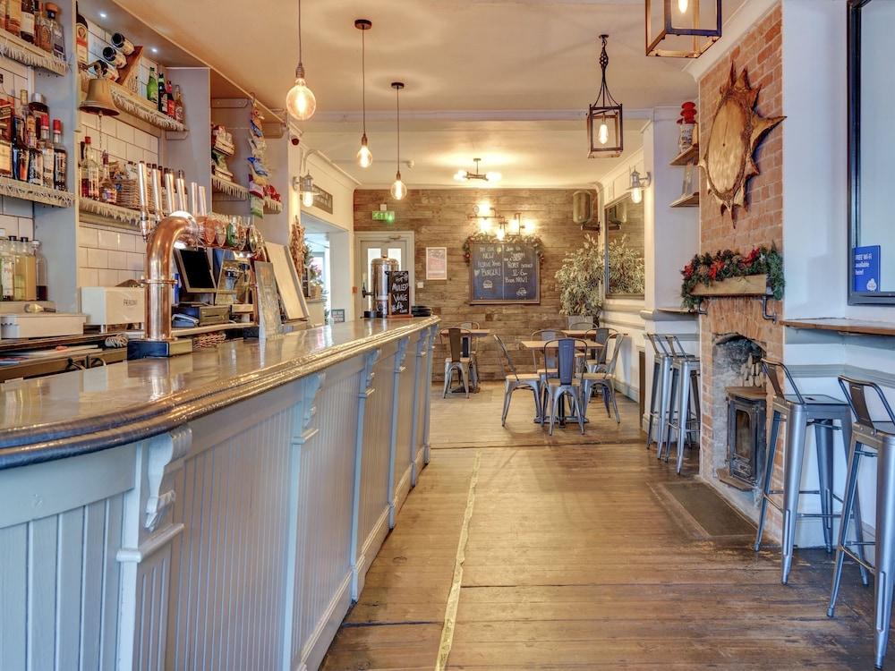 restaurant cafeteria
