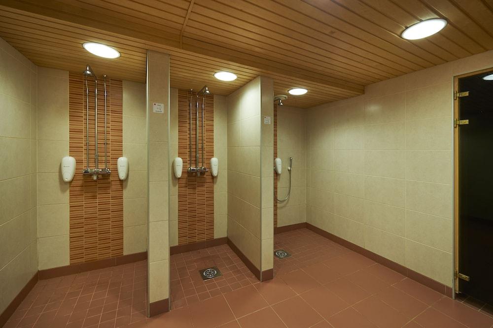 swimming pool spa