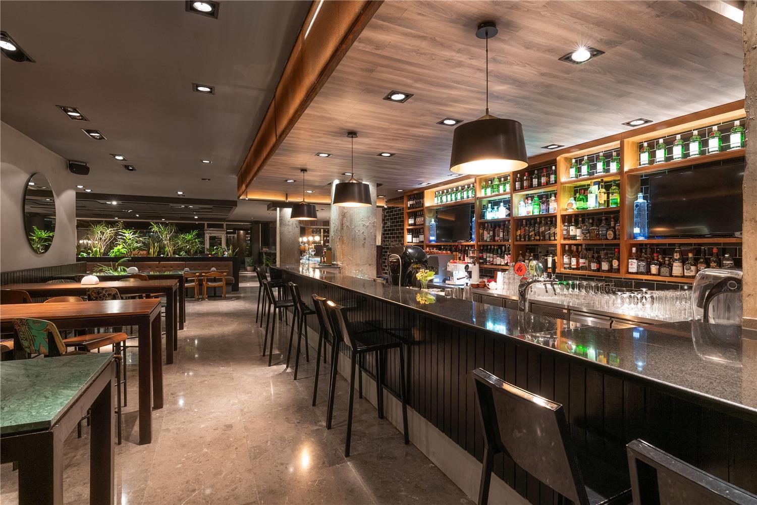 restaurant cafeteria