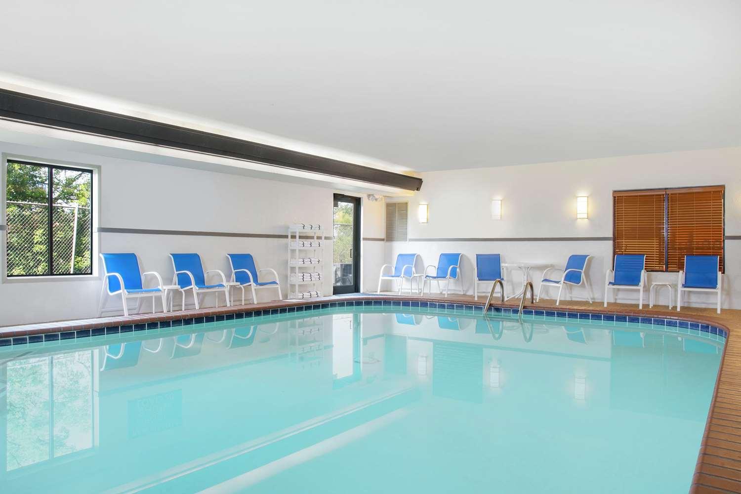 swimming pool spa