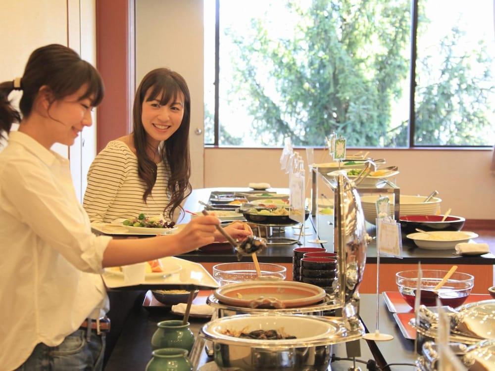 restaurant cafeteria