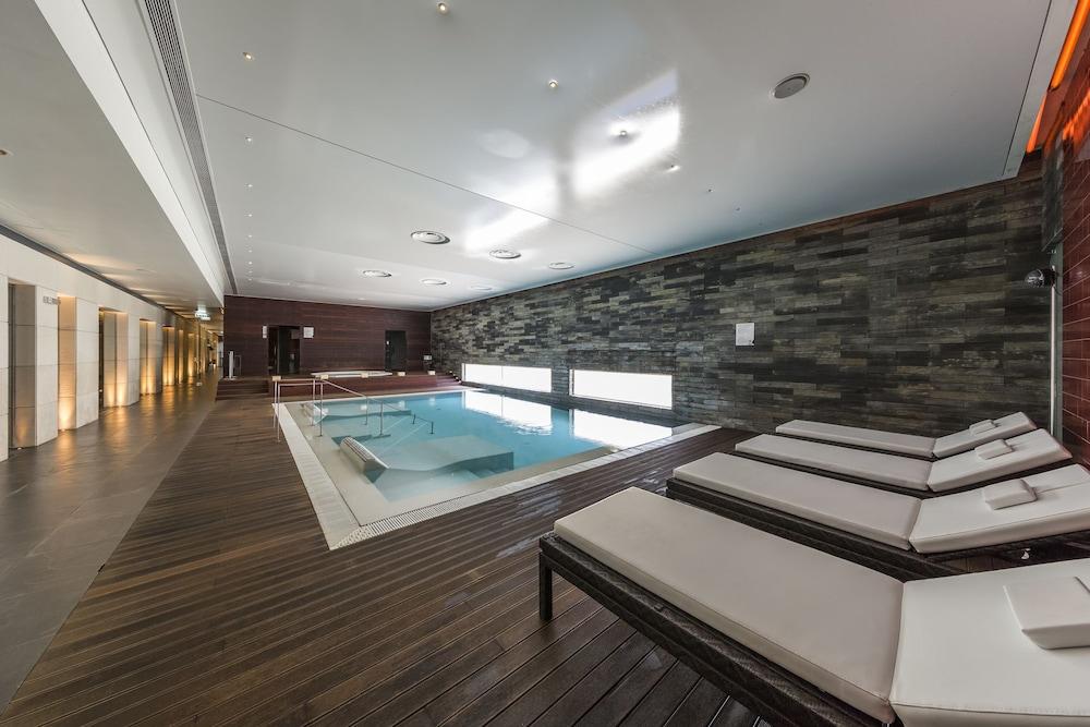 swimming pool spa