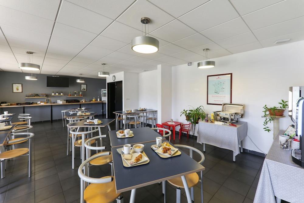 restaurant-cafeteria