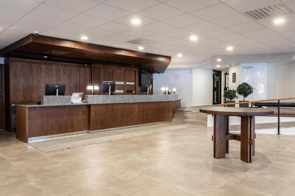 lobby