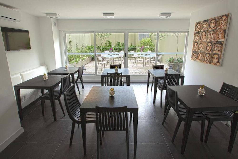 restaurant-cafeteria