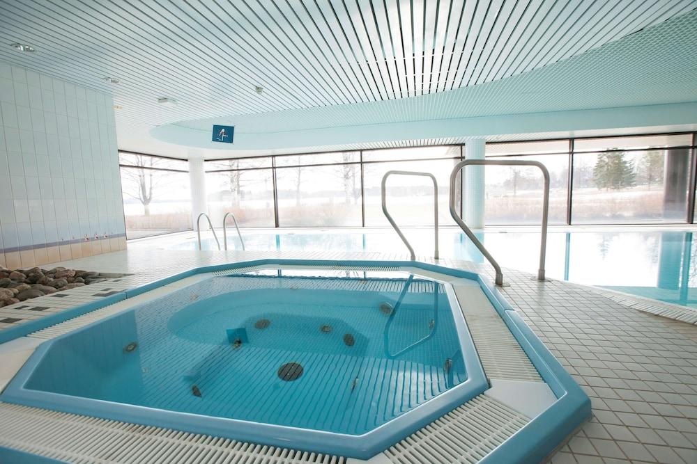 swimming pool spa