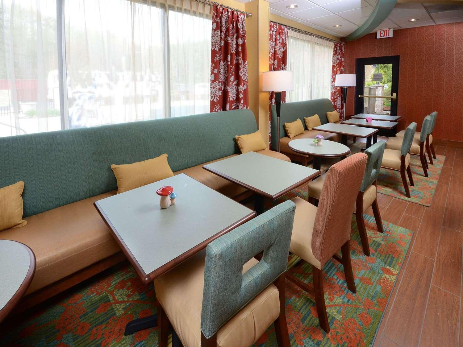 restaurant cafeteria