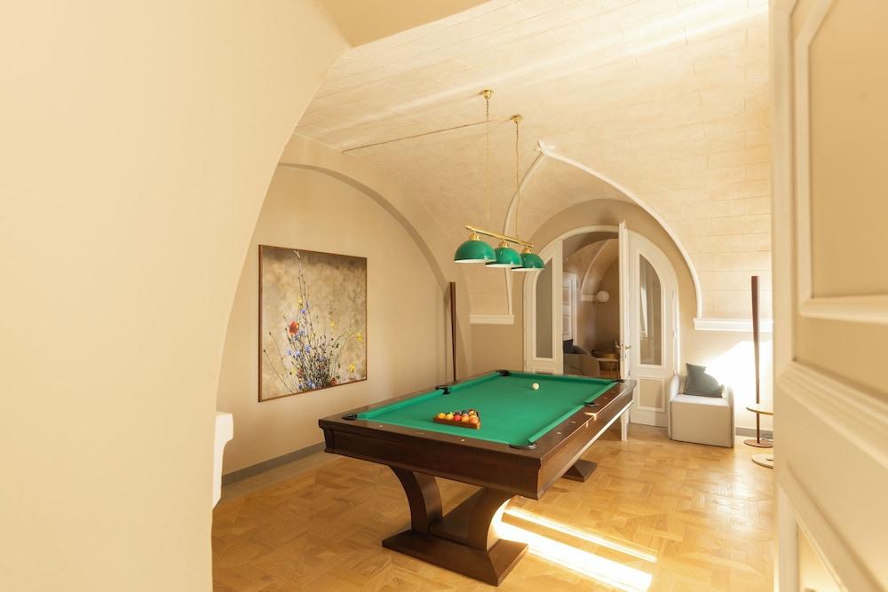 swimming pool spa