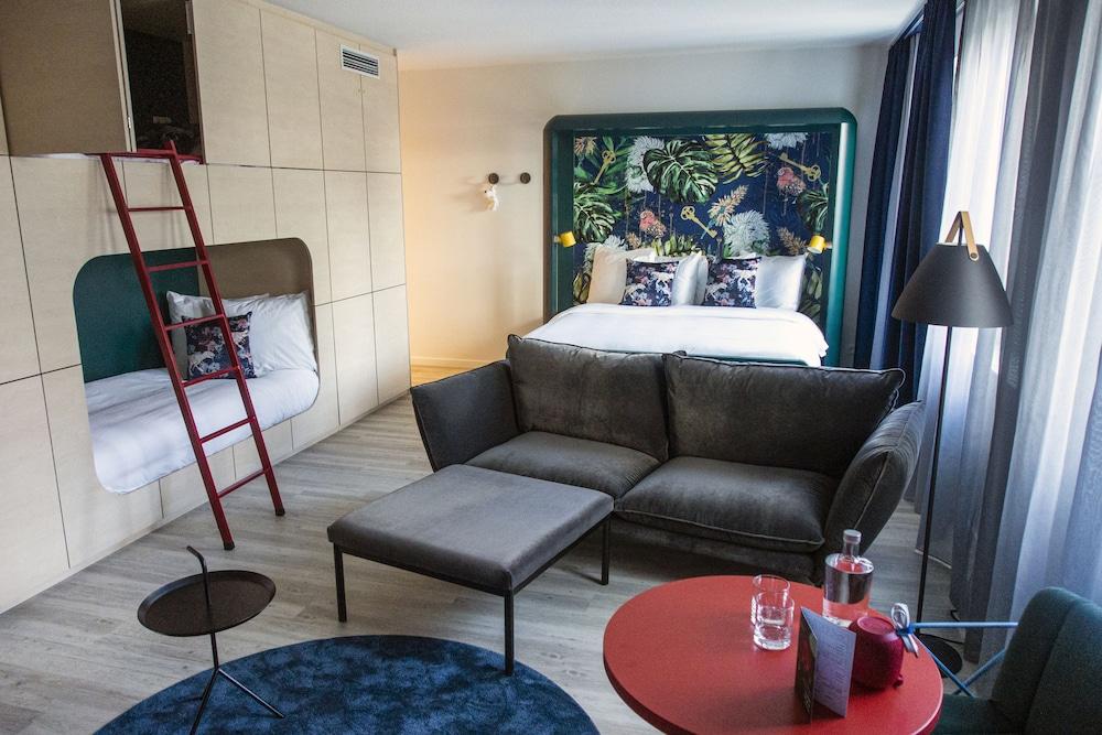 lounge