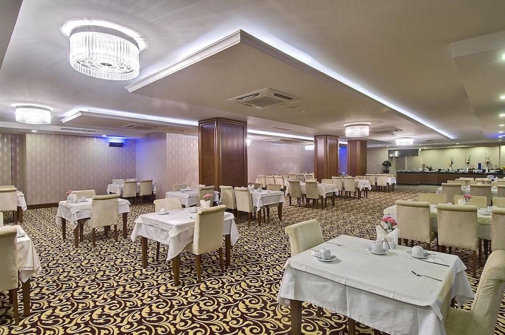 restaurant cafeteria